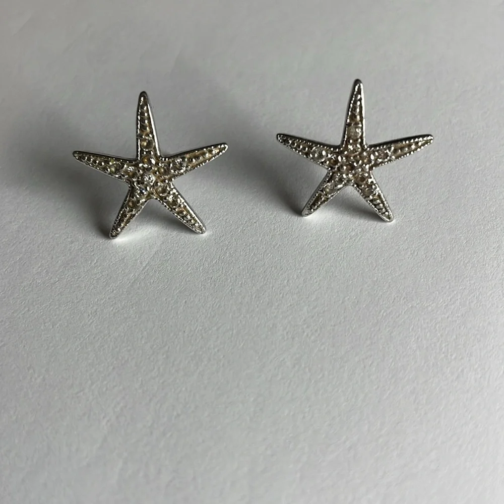 😀 Free w/ Purchase Lot of 2 pairs of stud earrings - Picture 2 of 3